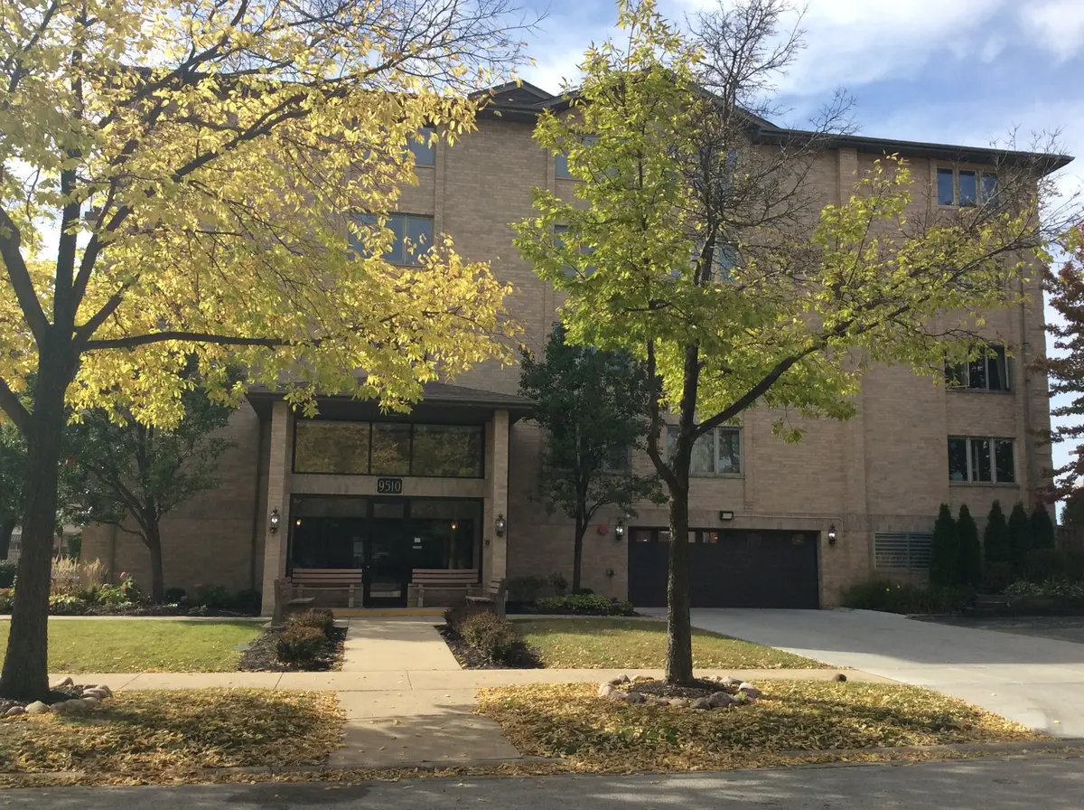 9510 S Kolmar Avenue #107, Oak Lawn, IL 60453 - #1
