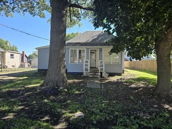106 NW 5th Avenue, Aledo, IL 61231