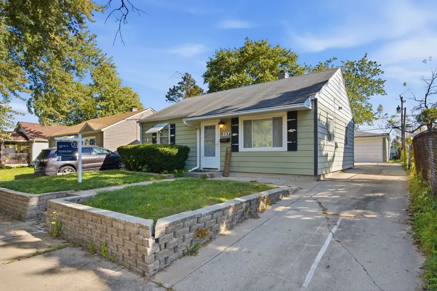 257 Vermont Avenue, Aurora, IL 60505 - #2