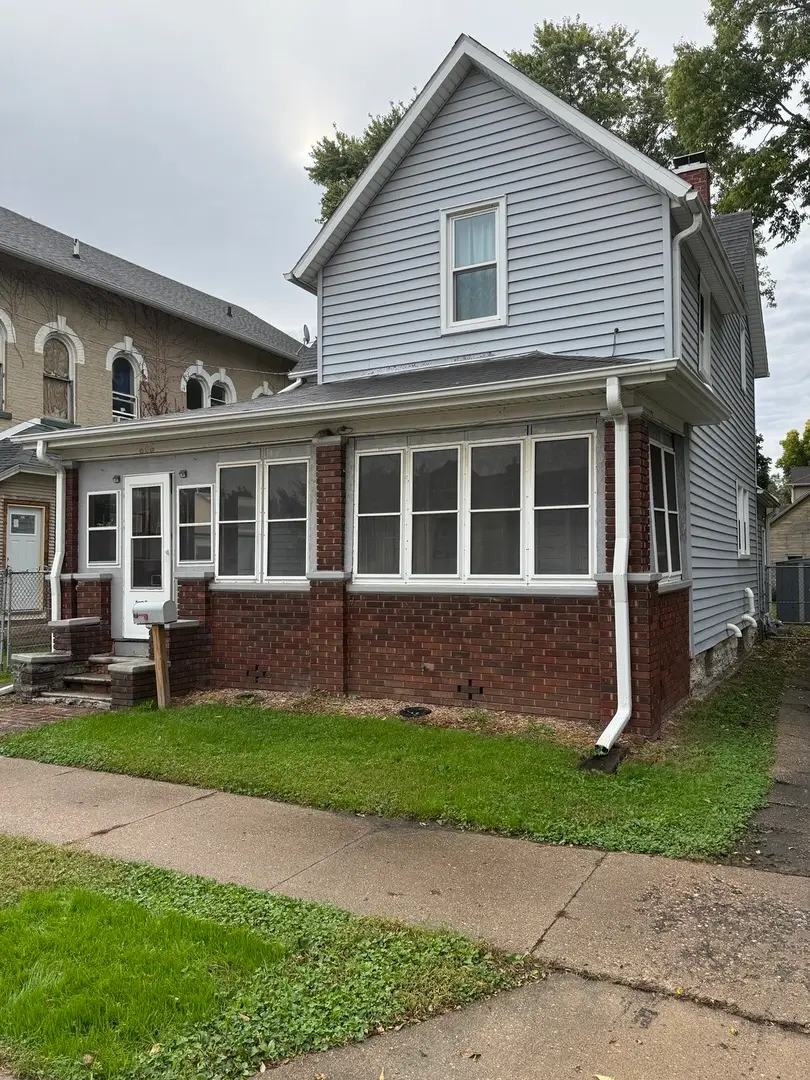 606 W 3rd Street, Dixon, IL 61021 - #1