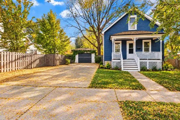 113 S Oakwood Avenue, West Chicago, IL 60185