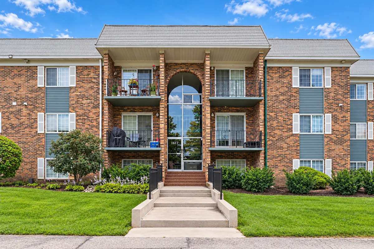 1617 N Windsor Drive #208, Arlington Heights, IL 60004 - #1