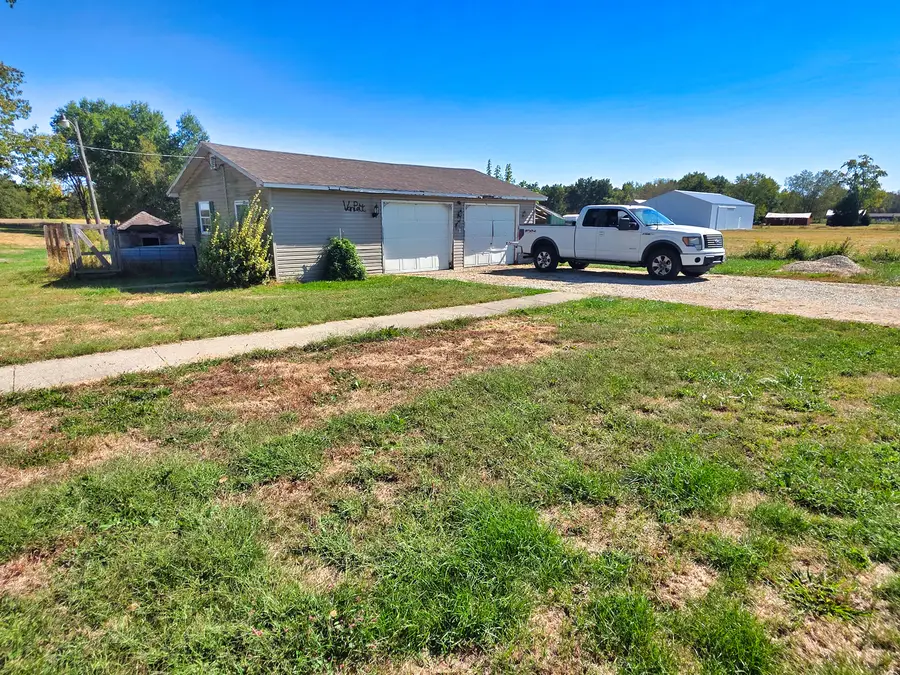 22800 Highway 45, Louisville, IL 62858 - #2