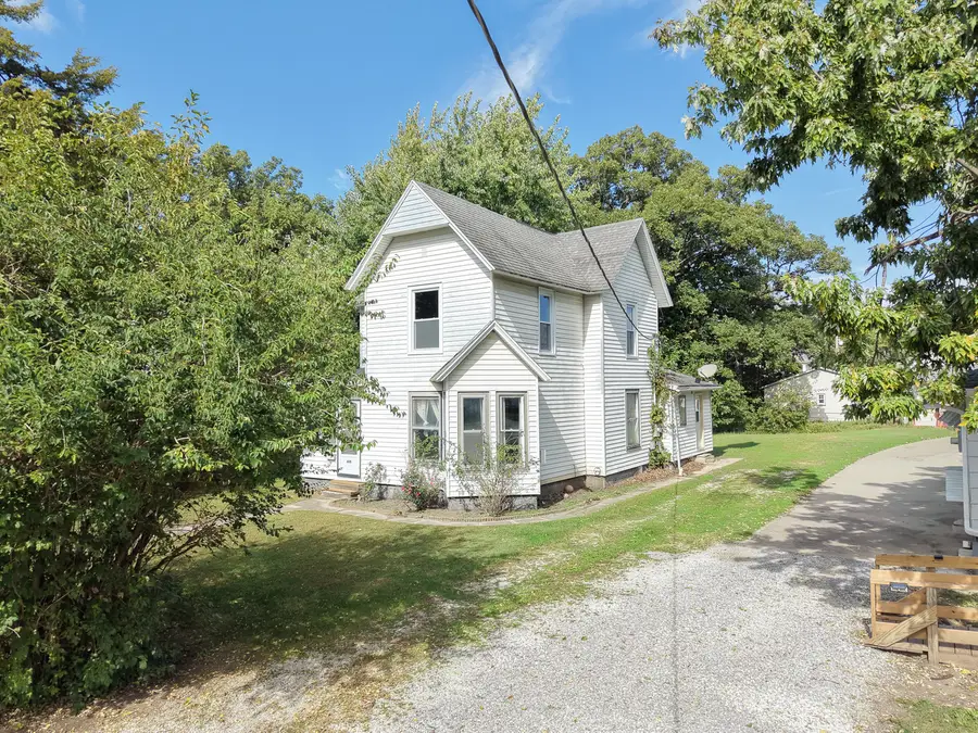 608 E Locust Street, Watseka, IL 60970 - #3