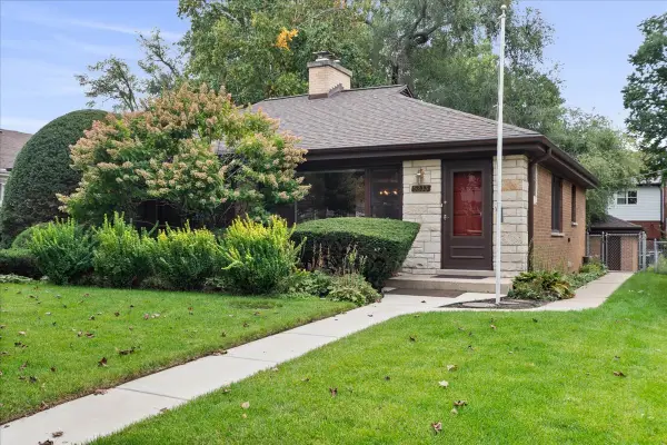 5233 Suffield Court, Skokie, IL 60077