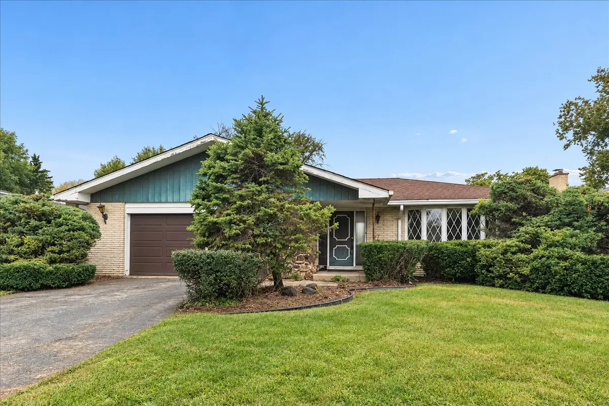12124 S Cheyenne Drive, Palos Heights, IL 60463 - #1