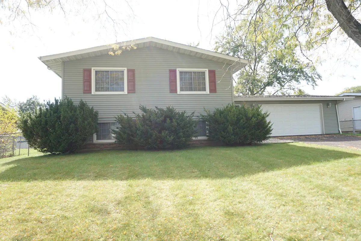 420 Sassafras Drive, Valparaiso, IN 46385 - #1