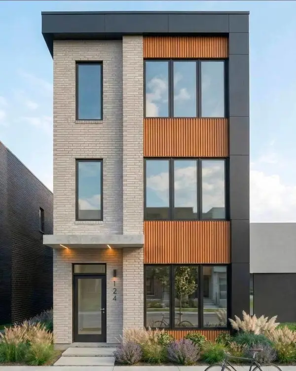 3332 W Walnut Street, Chicago, IL 60624