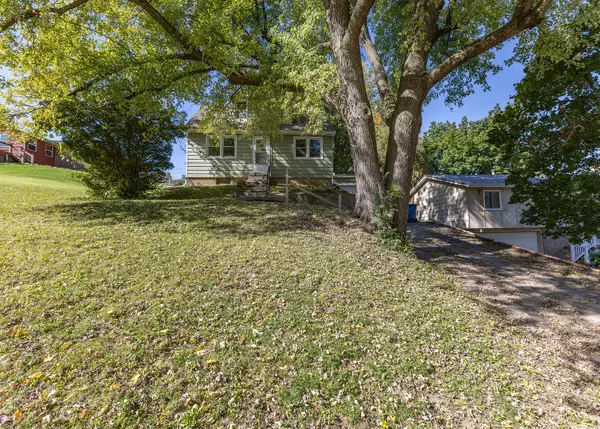 3512 N 2nd Street, Clinton, IA 52732