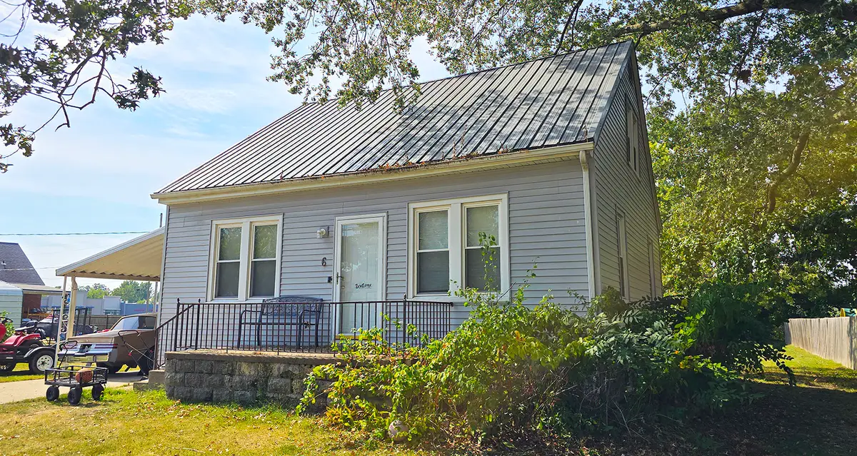 6 Adrienne Avenue, Centralia, IL 62801 - #1