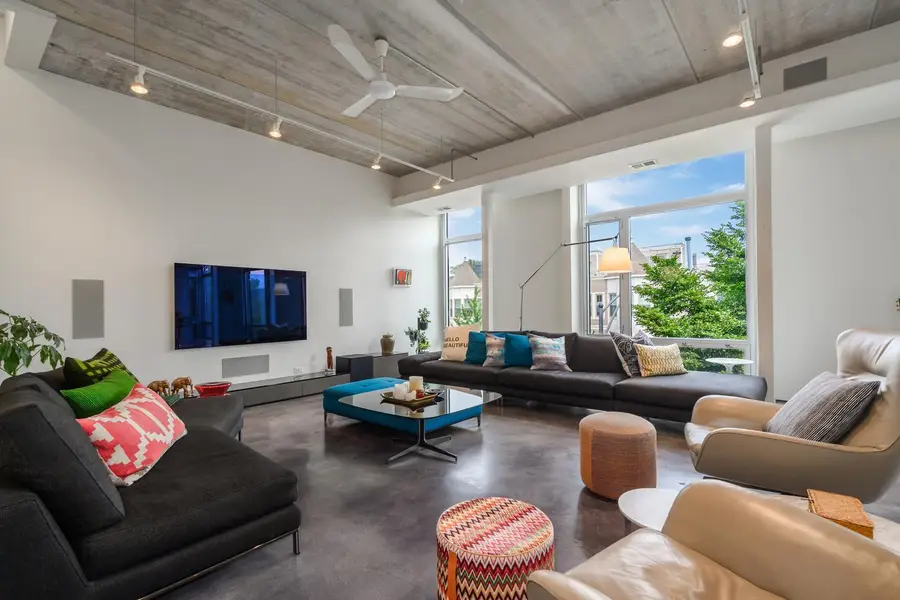 2041 W Roscoe Street #PH, Chicago, IL 60618 - #2