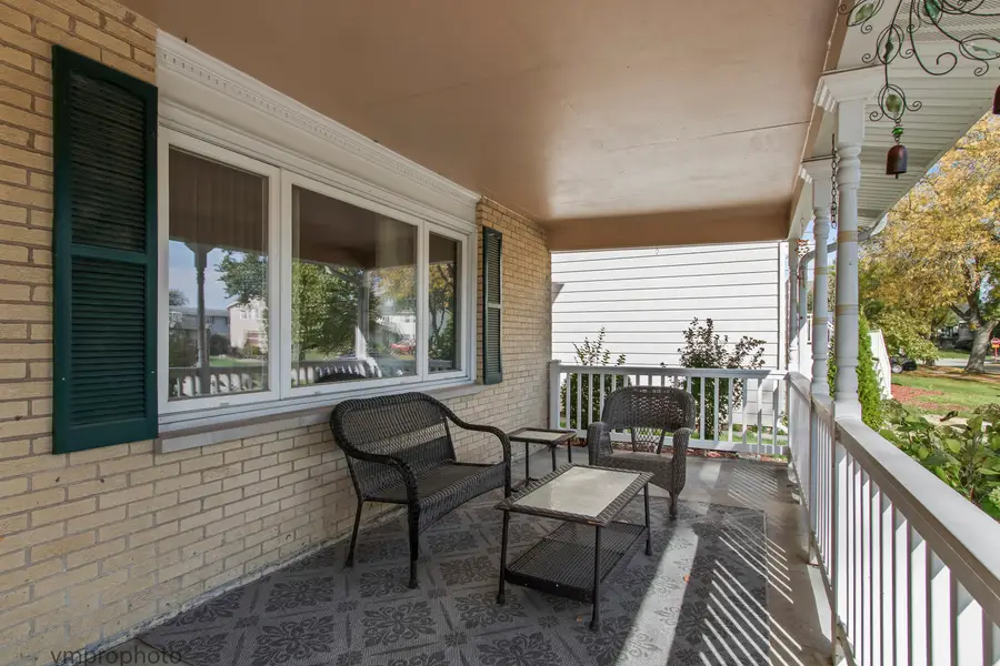 1108 S Cherrywood Drive, Mount Prospect, IL 60056 - #3