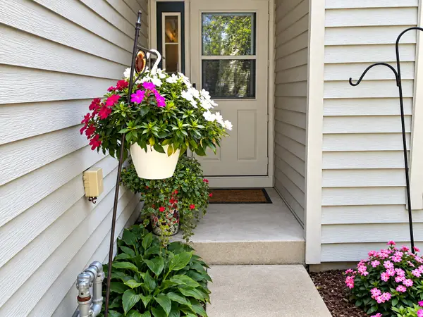 418 Hill Court #418, Wauconda, IL 60084