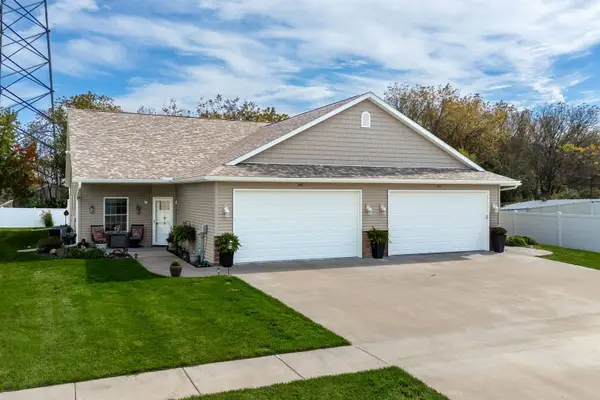 2415 13th Street, Silvis, IL 61282
