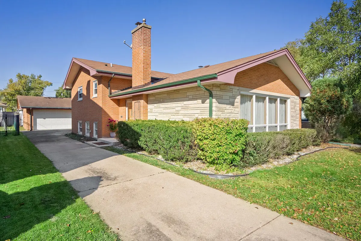 1542 Raymond Avenue, La Grange Park, IL 60526 - #1