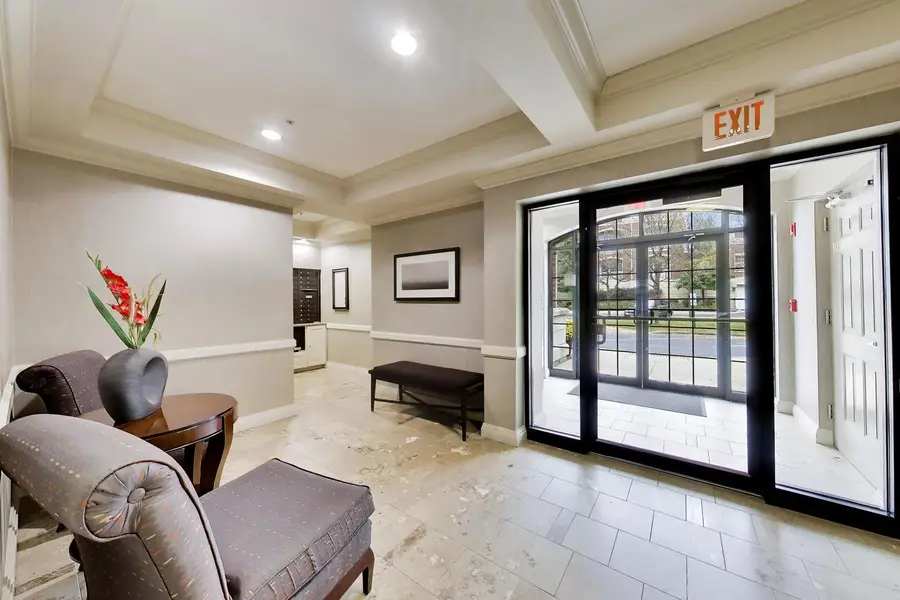 2750 Commons Drive #208, Glenview, IL 60026 - #2