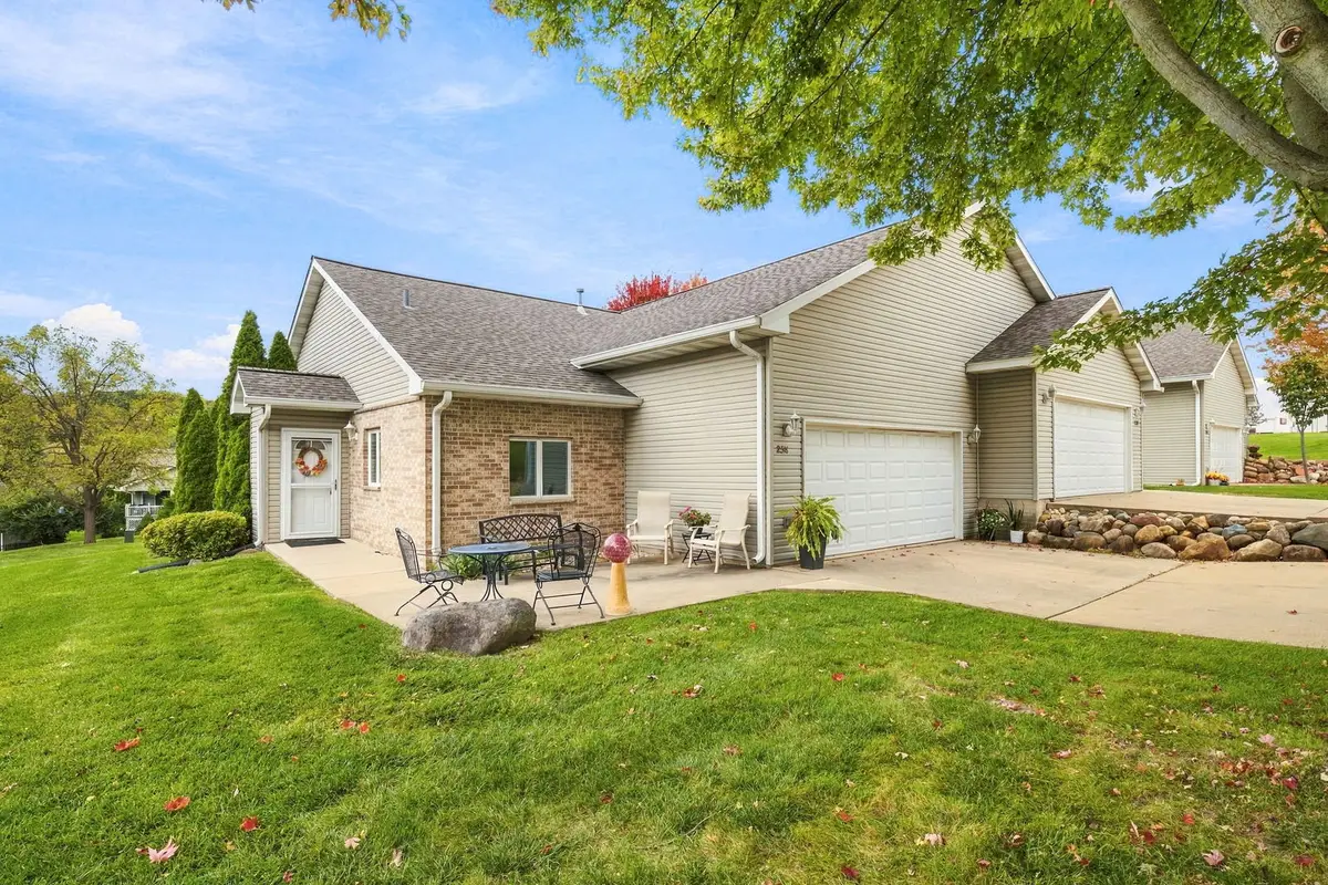 2518 Reynolds Manor Drive #1, Ottawa, IL 61350 - #1