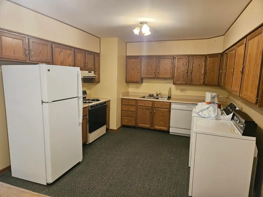 1211 E Indiana Avenue, Pontiac, IL 61764 - #3