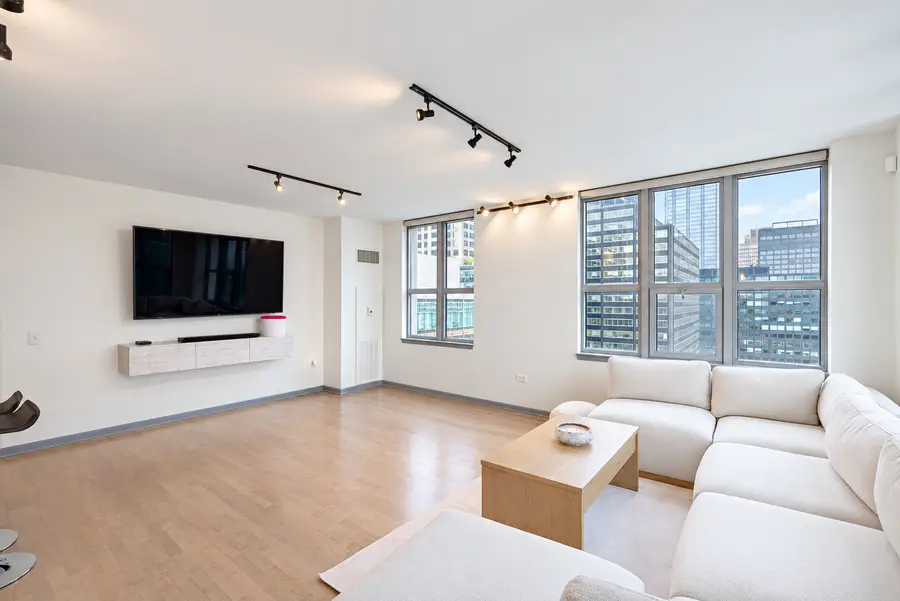 125 S Jefferson Street #2407, Chicago, IL 60661 - #3