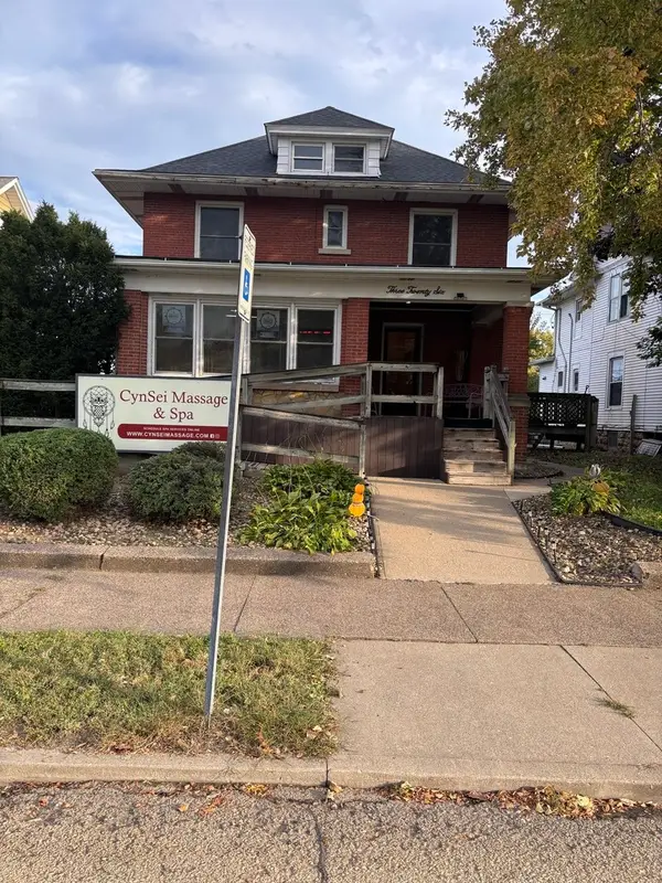 326 3rd Avenue S, Clinton, IA 52732