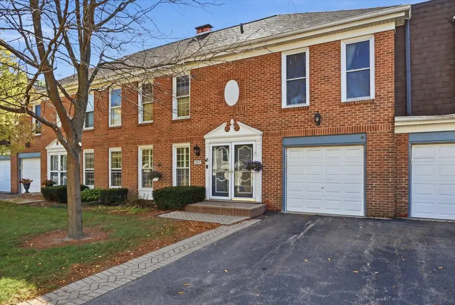 895 Garfield Avenue, Libertyville, IL 60048 - #2