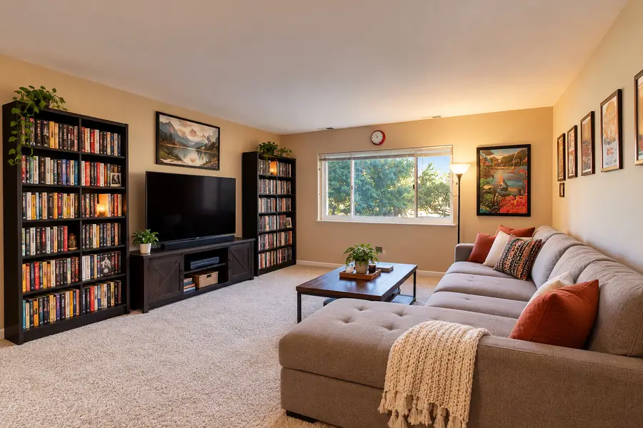640 Perrie Drive #103, Elk Grove Village, IL 60007 - #2