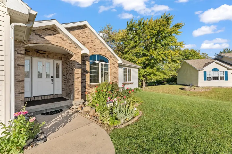 101 Red Bud Court, Mahomet, IL 61853 - #2