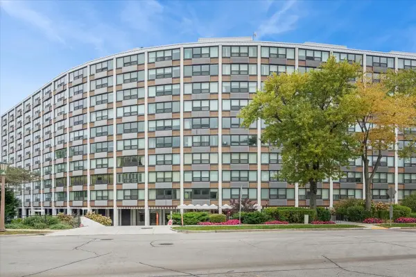 1630 Sheridan Road #10-J, Wilmette, IL 60091