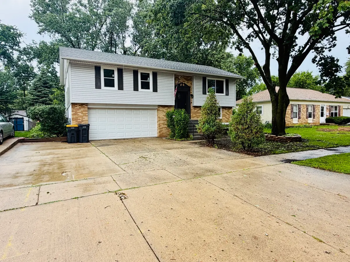 807 Hayward Avenue, Streamwood, IL 60107 - #1