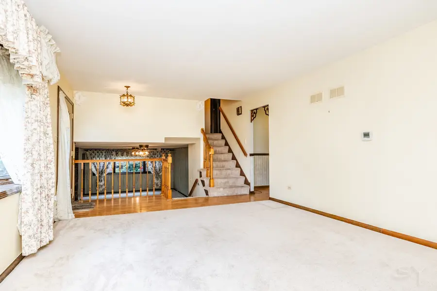 8047 S Oketo Avenue, Bridgeview, IL 60455 - #3