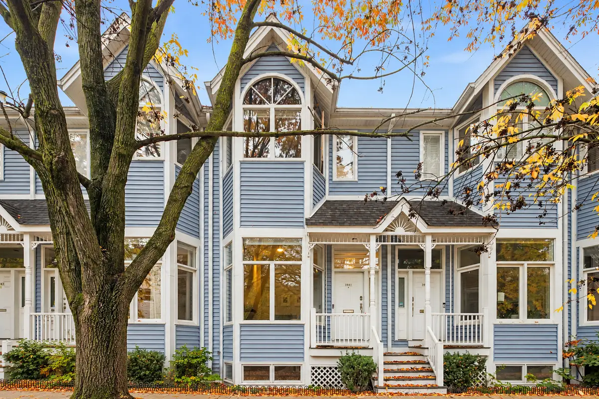 3041 N Lakewood Avenue, Chicago, IL 60657 - #1