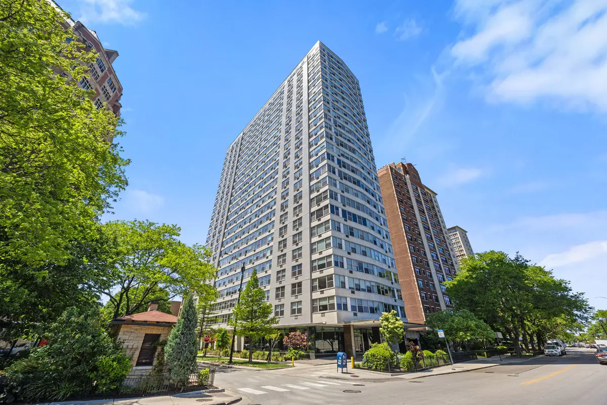 3900 N Lake Shore Drive #17F, Chicago, IL 60613 - #1