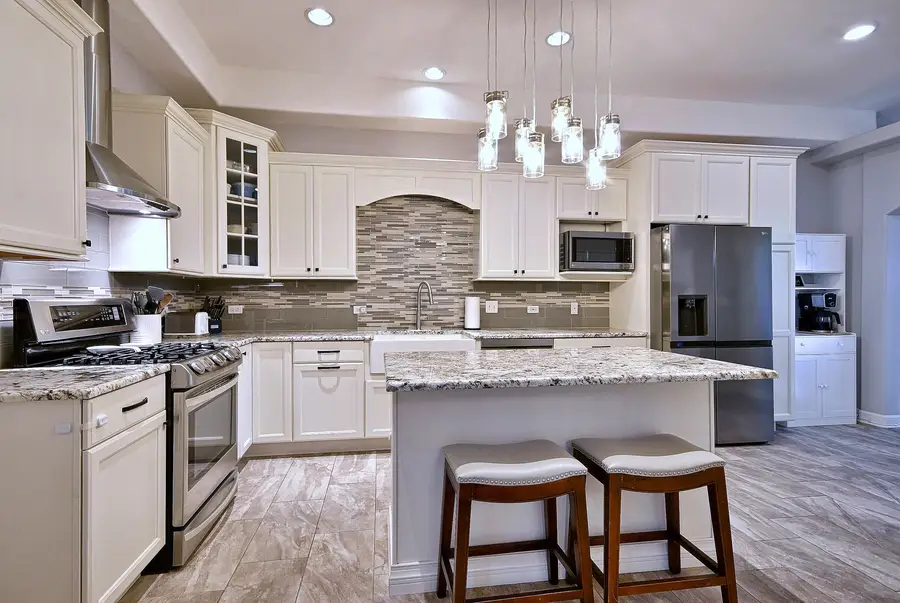 1043 W Sutton Court, Palatine, IL 60067 - #3