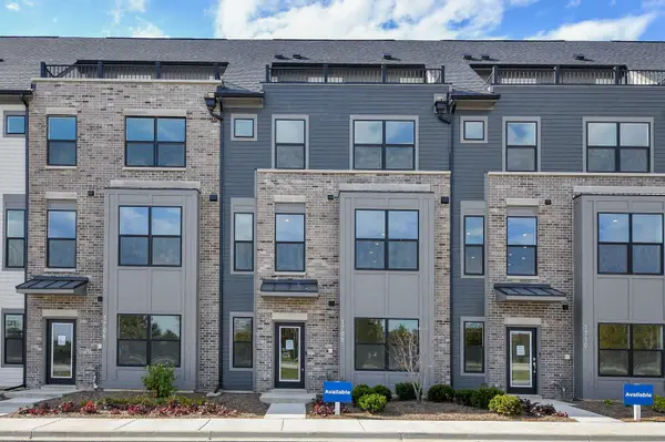 1645 Aqua Drive #6001, Naperville, IL 60563