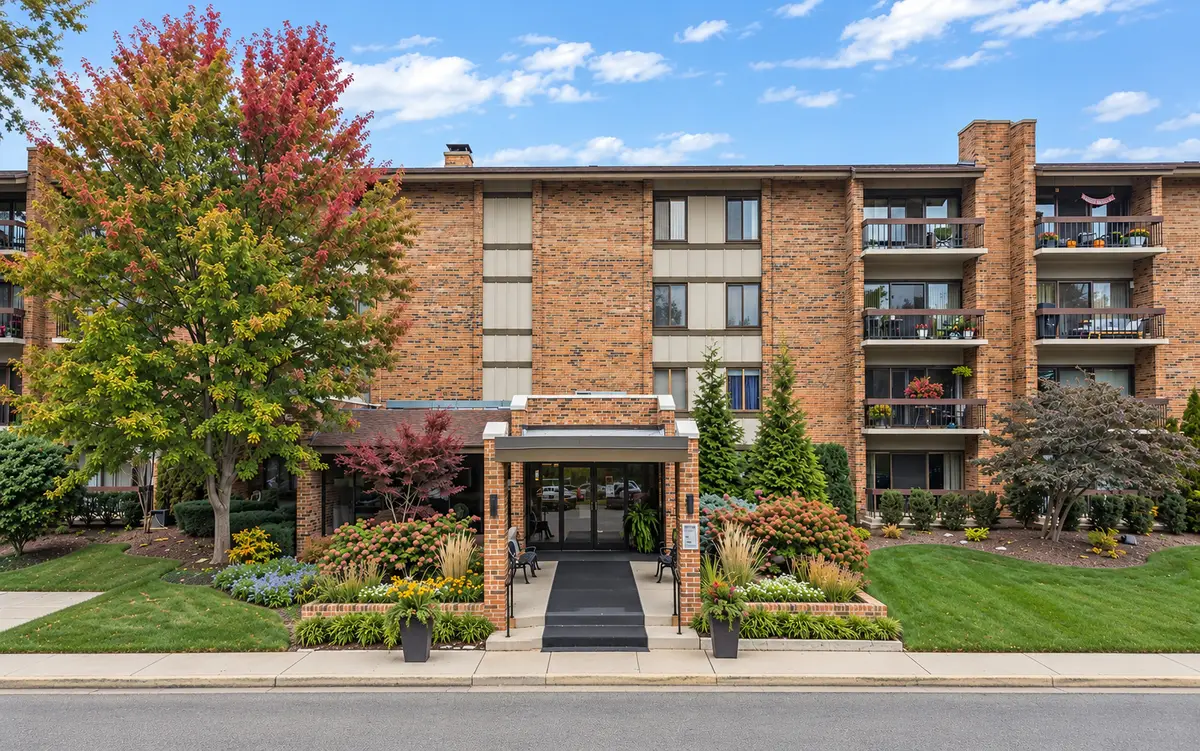 201 Lake Hinsdale Drive #111, Willowbrook, IL 60527 - #1