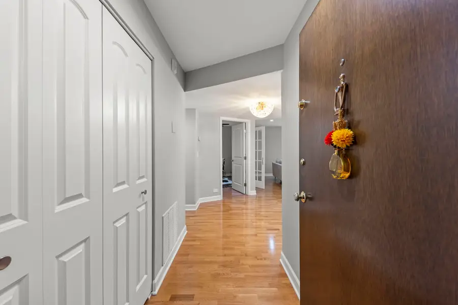 201 Lake Hinsdale Drive #111, Willowbrook, IL 60527 - #3