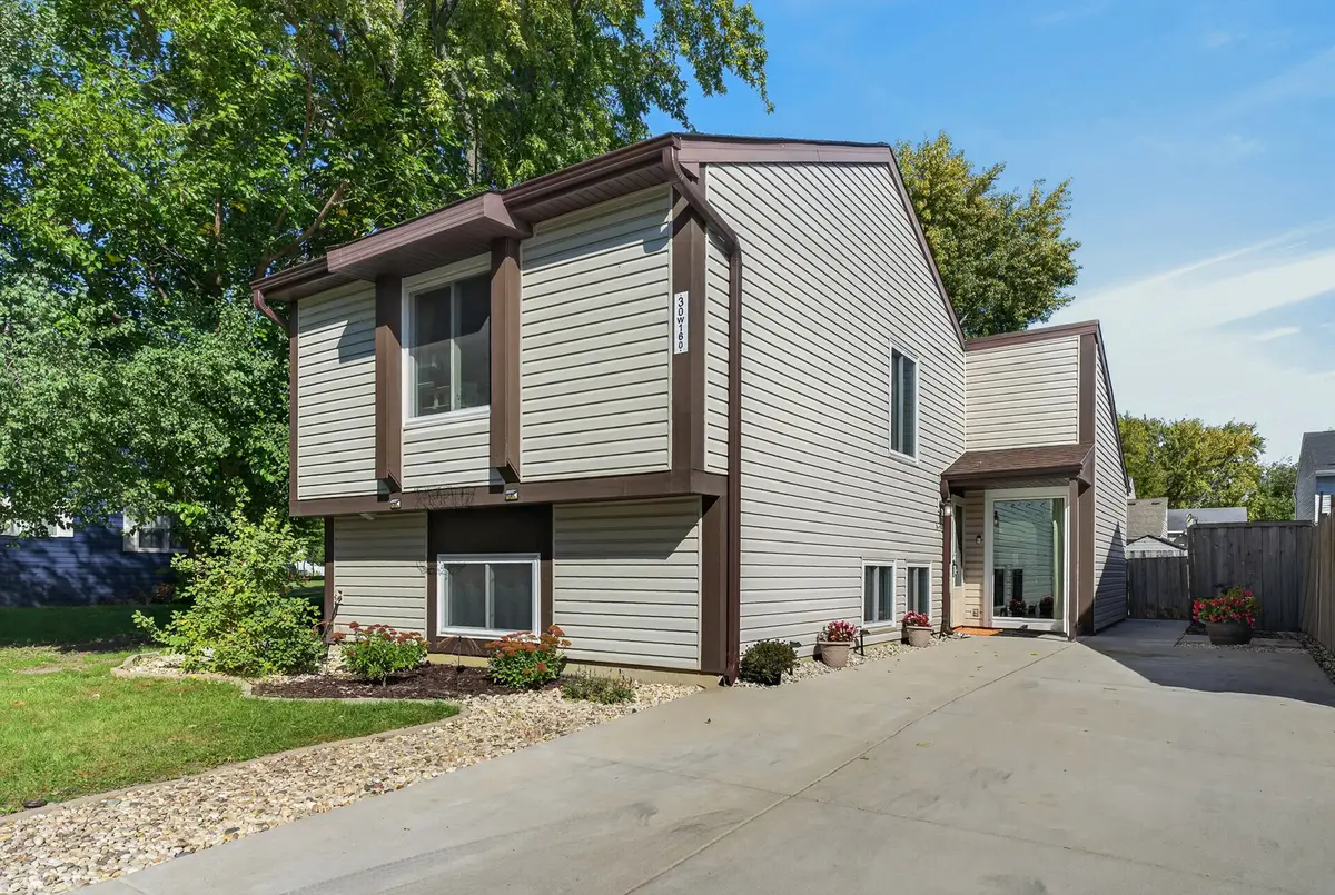 30W160 Linden Square, Warrenville, IL 60555 - #1