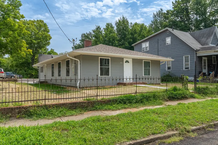 103 S Forest Avenue, Carbondale, IL 62901 - #2