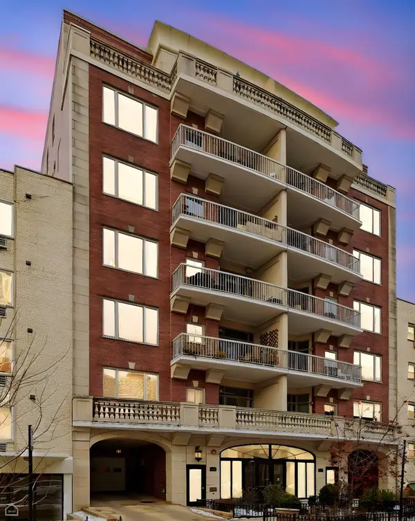 508 W Melrose Street #6C, Chicago, IL 60657