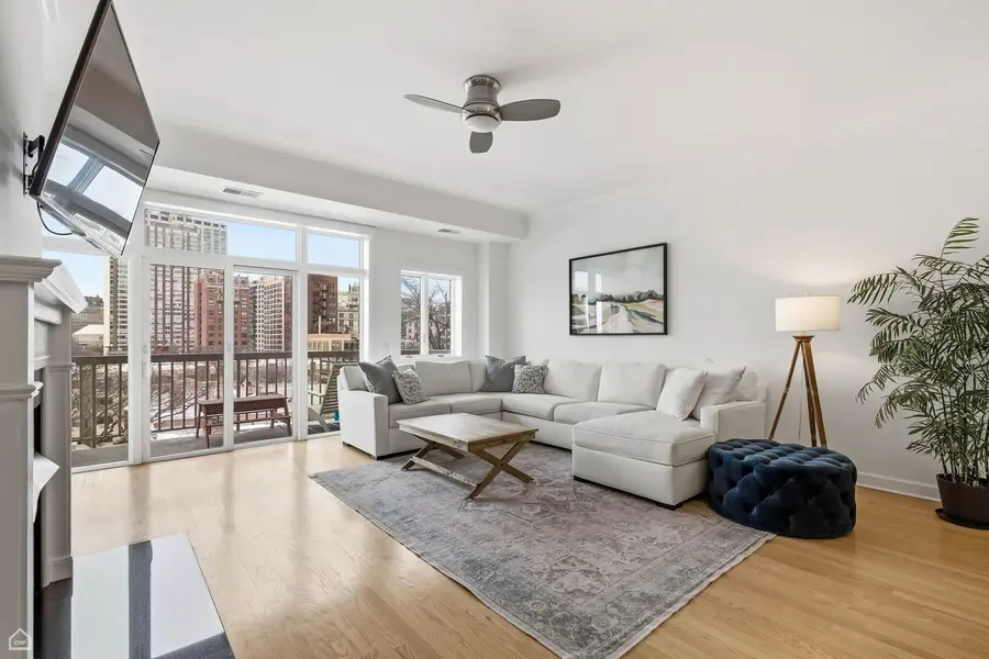 508 W Melrose Street #6C, Chicago, IL 60657 - #2