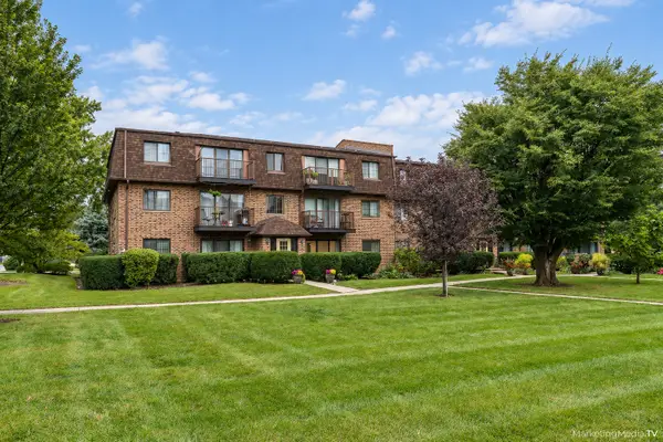 400 E Kensington Road #B, Mount Prospect, IL 60056