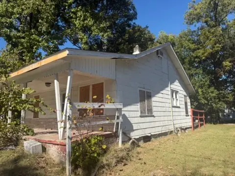 510 W Kennicott Street, Carbondale, IL 62901 - #2
