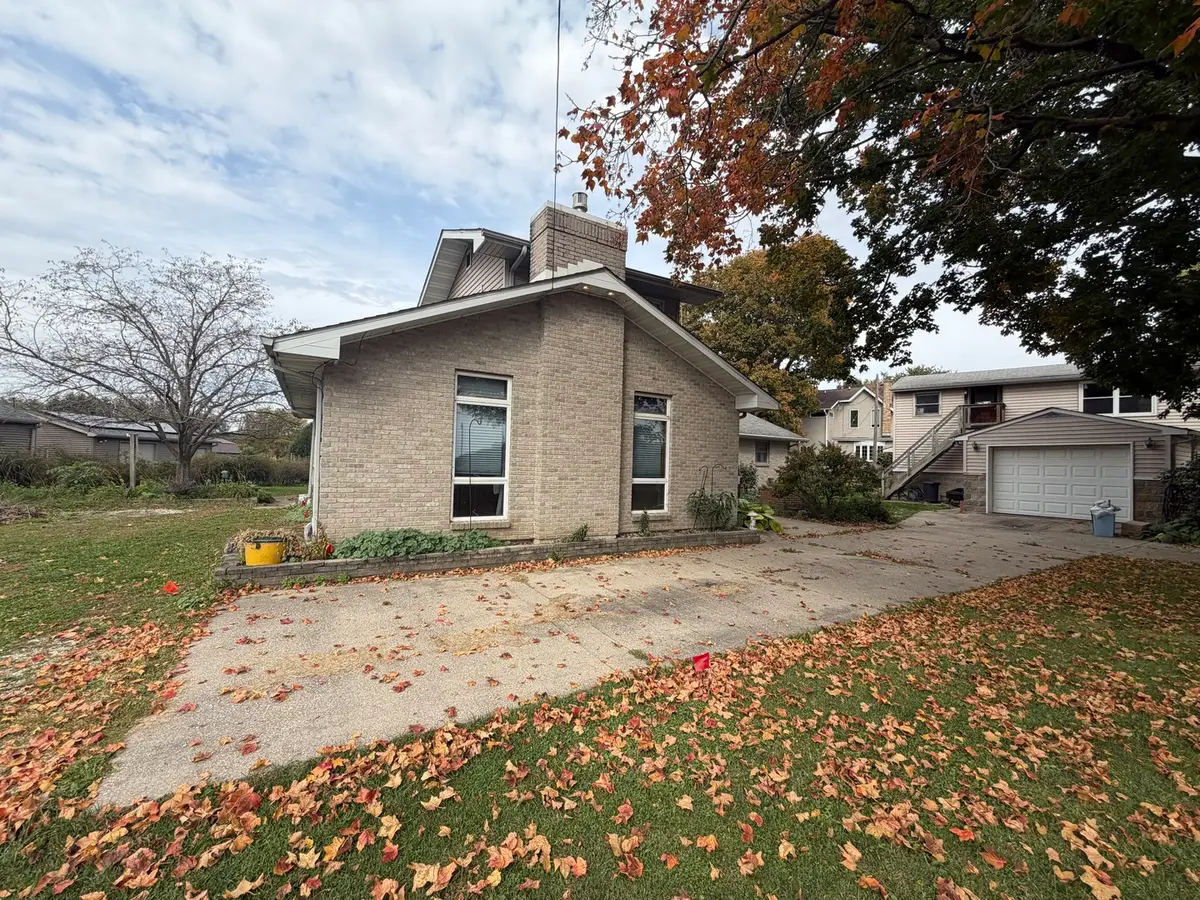 2219 Deets Road, Sterling, IL 61081 - #1