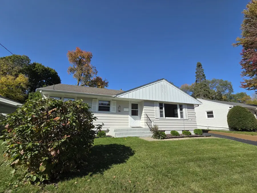 204 Warren Avenue, Rockford, IL 61107 - #2