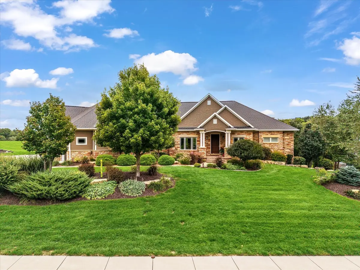 11 Pebble Creek Drive, Le Claire, IA 52753 - #1