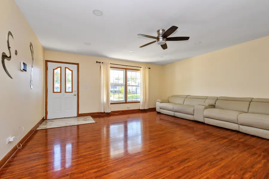 7650 Northway Drive, Hanover Park, IL 60133 - #3