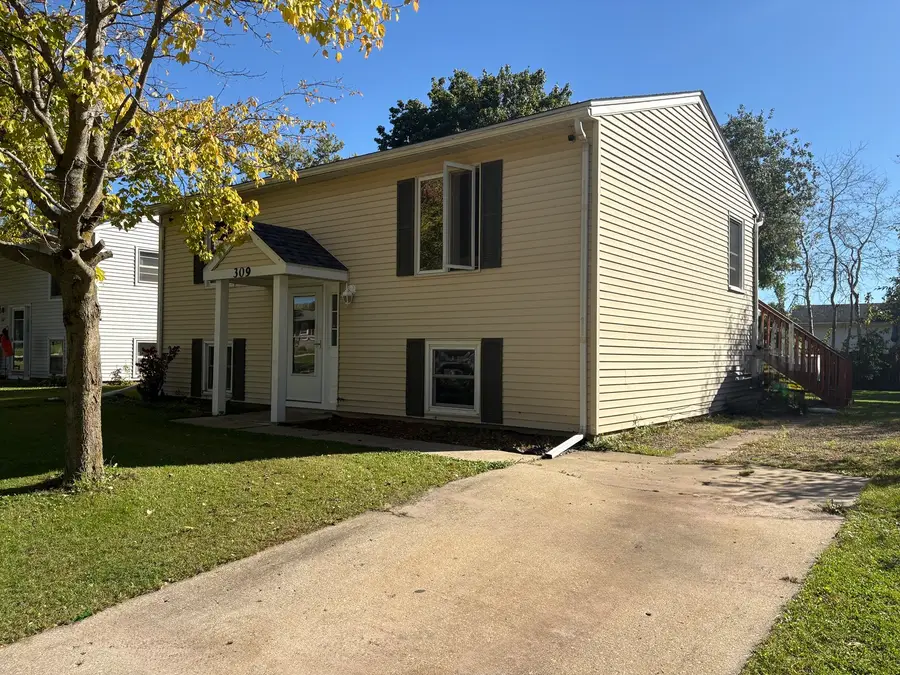 309 Southview Drive, Rochelle, IL 61068 - #3