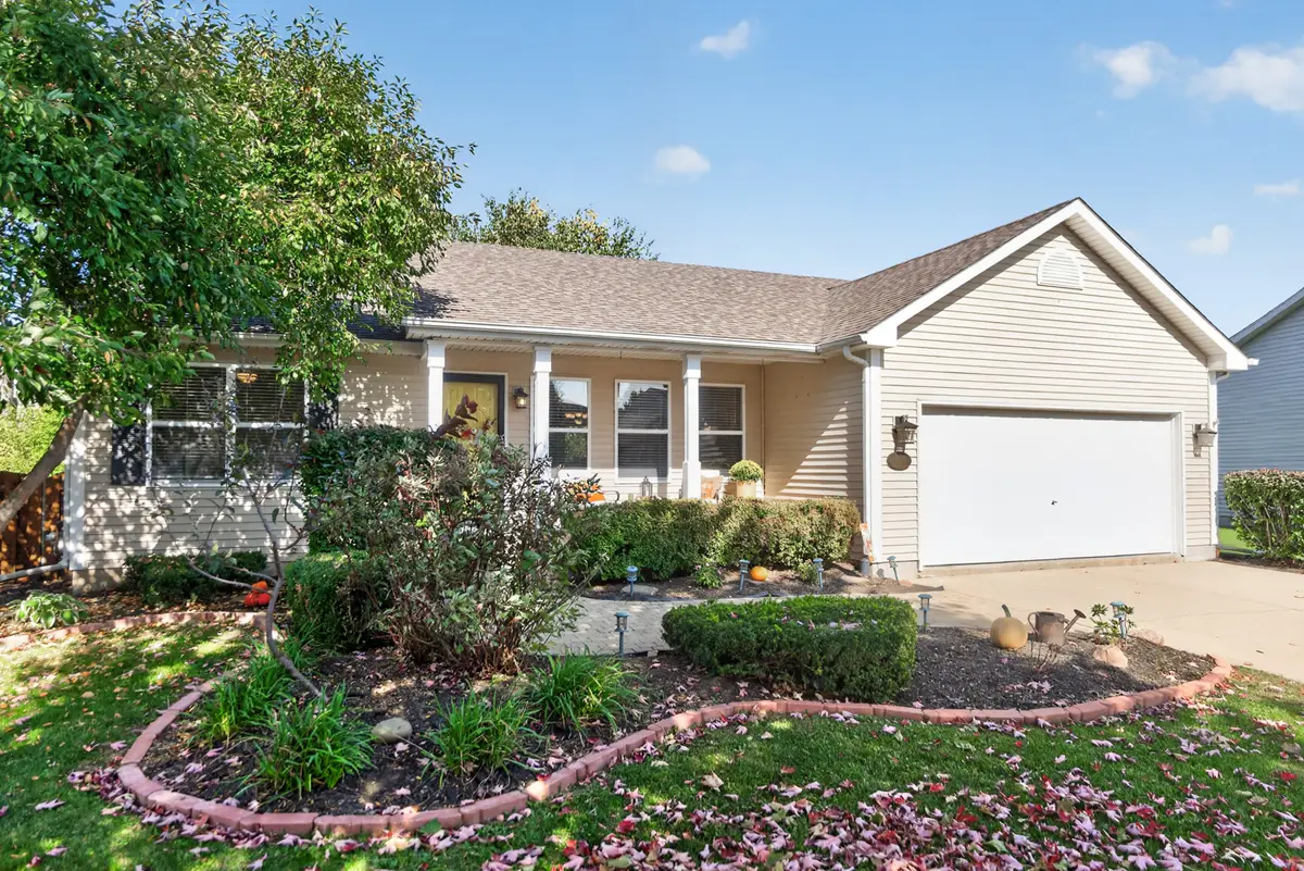 909 N Oak Creek Drive, Genoa, IL 60135 - #1