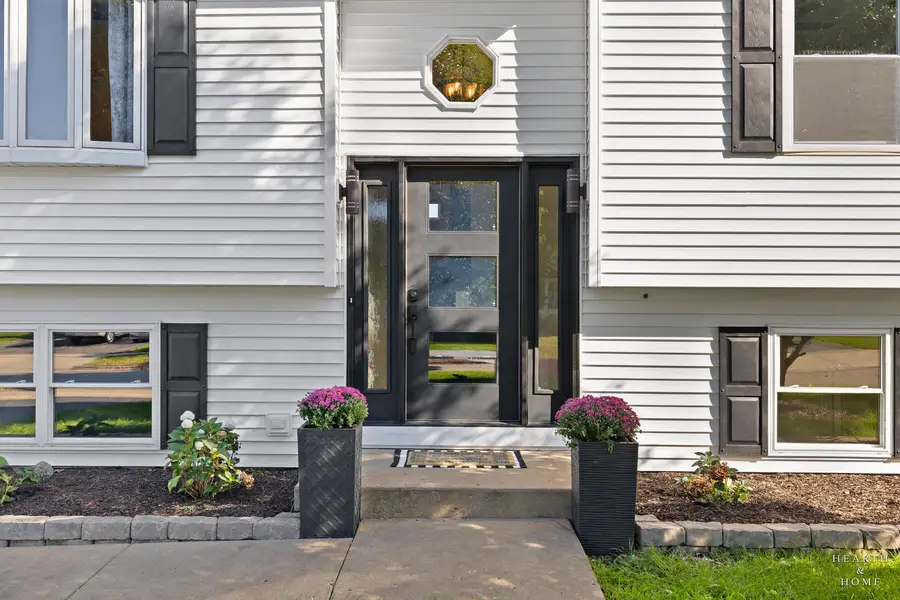 612 Wimbleton Trail, McHenry, IL 60050 - #2