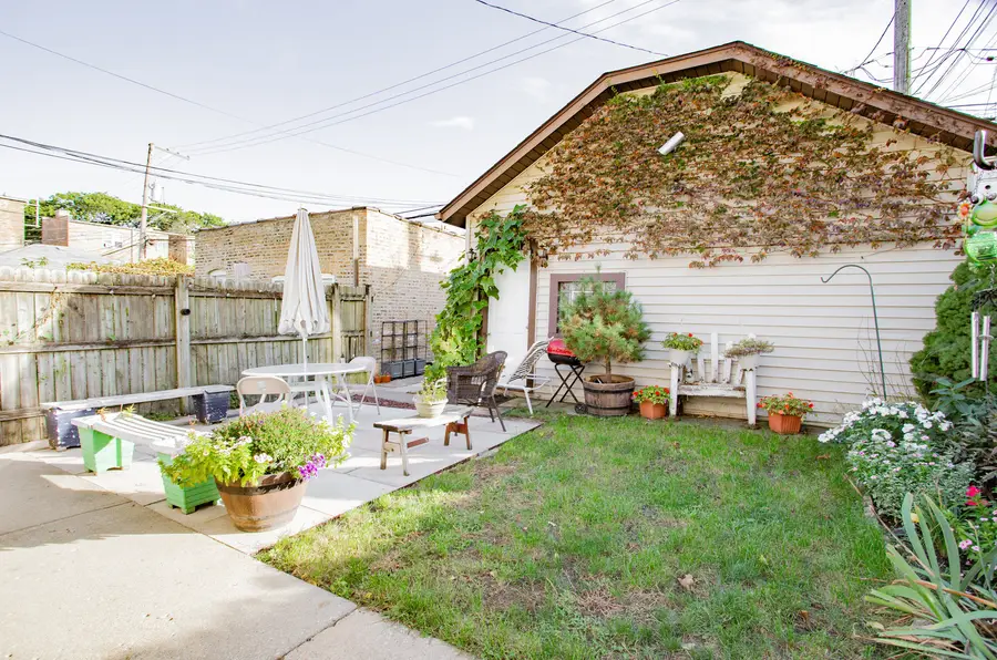4923 W Cullom Avenue, Chicago, IL 60641 - #3